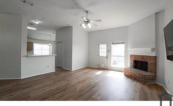 4th image of 3124 Creekside Dr