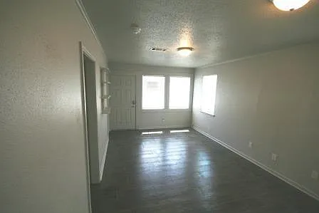 2505 Rose Dr — Photo 8