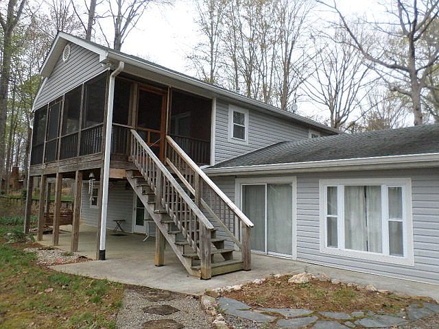 1st image of 25 Maplewood Ln