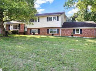 101 Woodburn Dr, Taylors, SC 29687