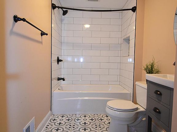5th image of 148 Clement Dr