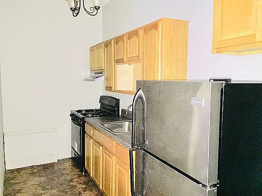 2nd image of 1604 Bedford Ave APT 1B