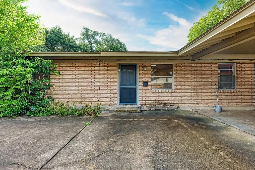 2 bed, 1.0 bath, 800 sqft, $1,995 — Photo 1