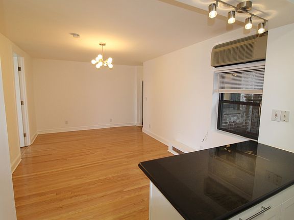 3rd image of 6305 Boulevard East #C2