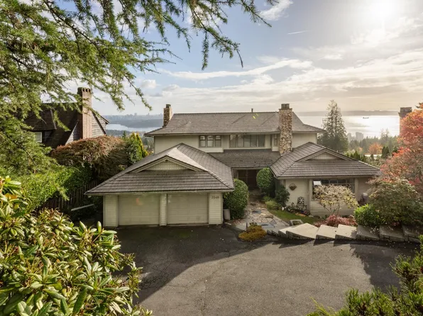 2346 Westhill Dr, West Vancouver, BC V7S 2Z5