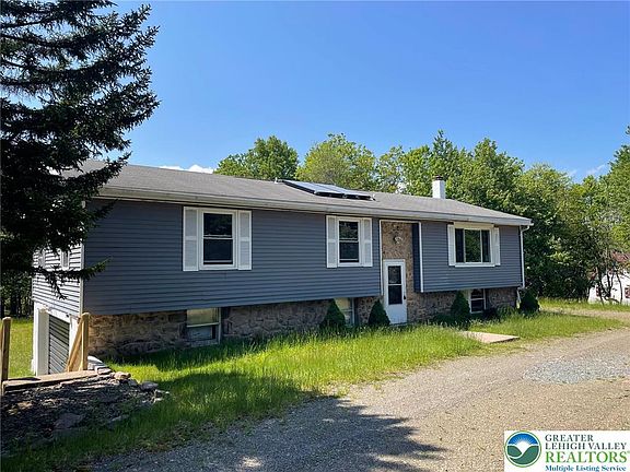 2nd image of 215 Fawn Ln