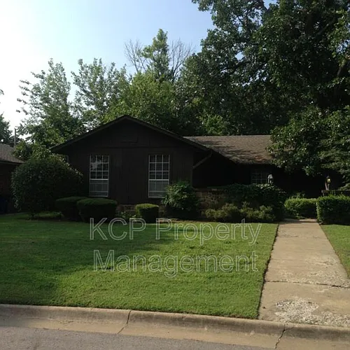 4802 S South Cir #U Photo 1