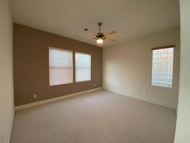 386 Apple River Ct — Photo 11