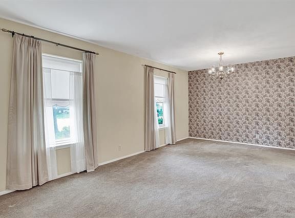 4th image of 1906 Deep Valley Dr