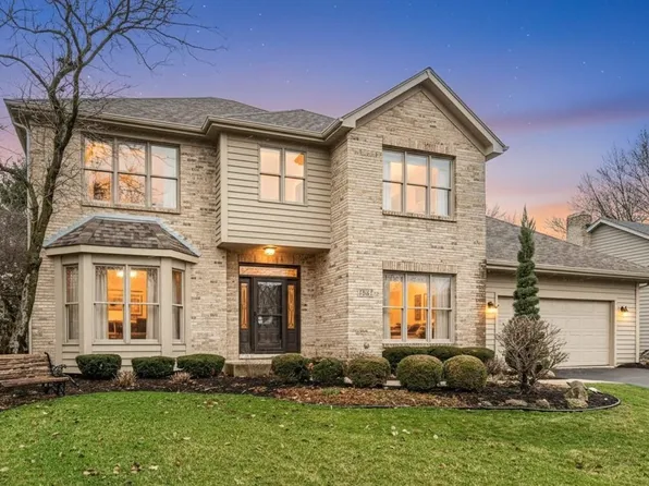 1364 E Saxon Ln, Naperville, IL 60564