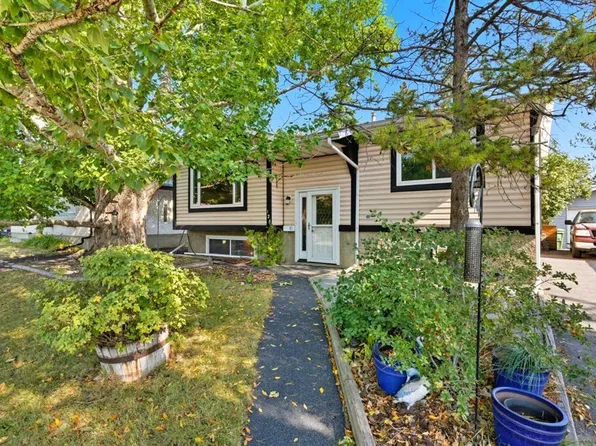 124 W Lynnbrook Rd SE, Calgary, AB T2C 1S6