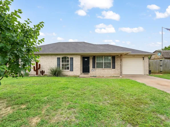 1105 Ashwood Ct, Cleburne, TX 76033