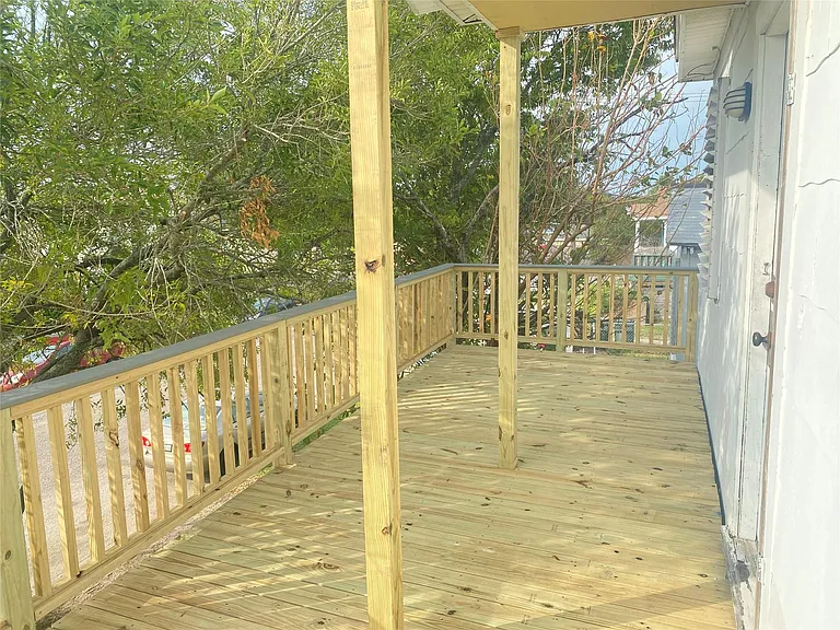 5618 Avenue L #UP — Photo 3