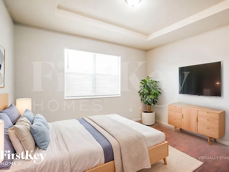 2281 NE 42nd Cir — Photo 8