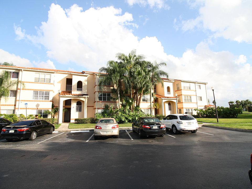1st image of 3390 Pinewalk Dr N APT 1025
