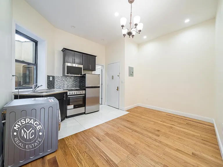 641 Saint Marks Ave #4B — Photo 3