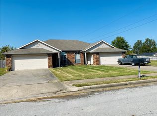 1332 Steuben St, Springdale, AR 72762