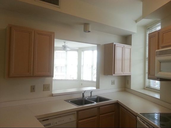 3rd image of 1700 21st Ave S APT 207