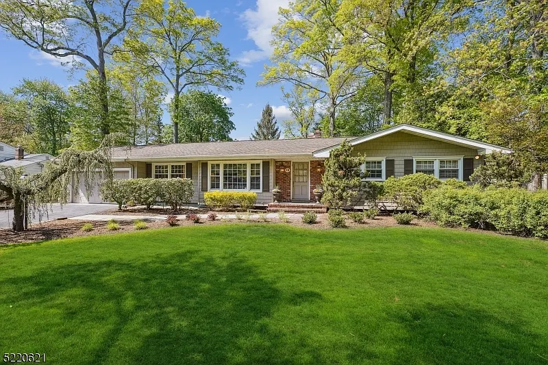12 Nathan Way photo 1