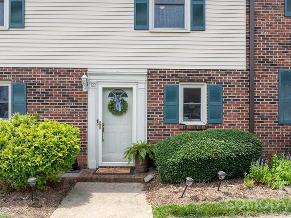 1330 5th St NE APT 22, Hickory, NC 28601