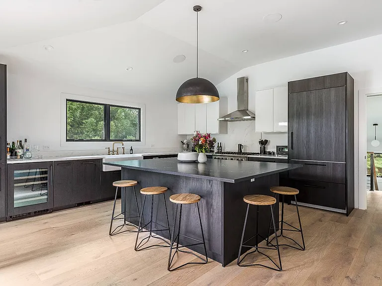 415 Old Stone Hwy — Photo 12