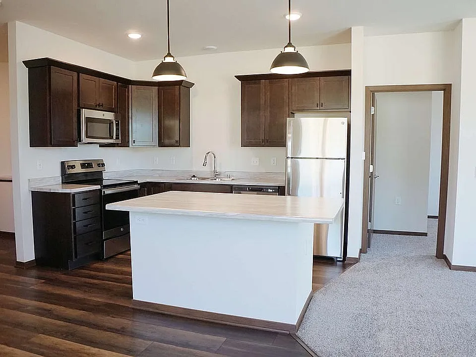 5_esker-townhomes-residences-madison-kitchen