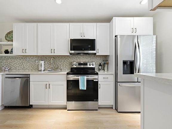 5th image of 159 Lake Barbara Drive