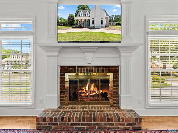 5th image of 200 N Briarwood Rd