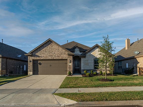 2nd image of 1017 Lake Cypress Ln