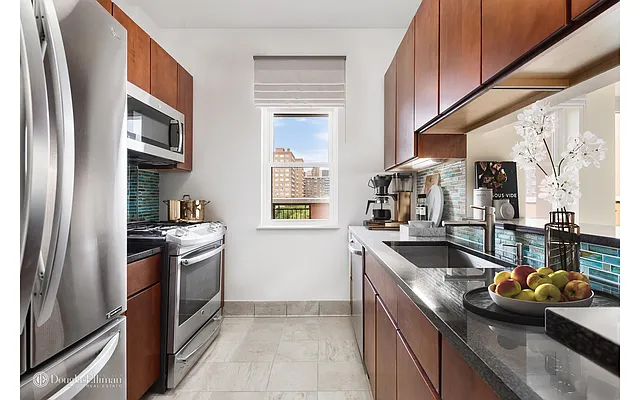 Rented by Douglas Elliman | media 37