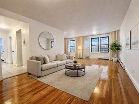 210 W 251st St, Bronx, NY