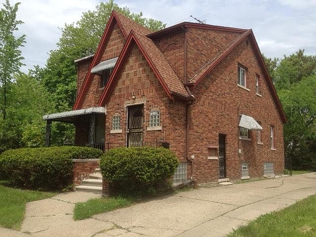 19150 Tireman in Warrendale Sub. brick.glass block windows in basement.secure doors