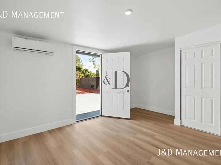 4251 College Ave — Photo 9