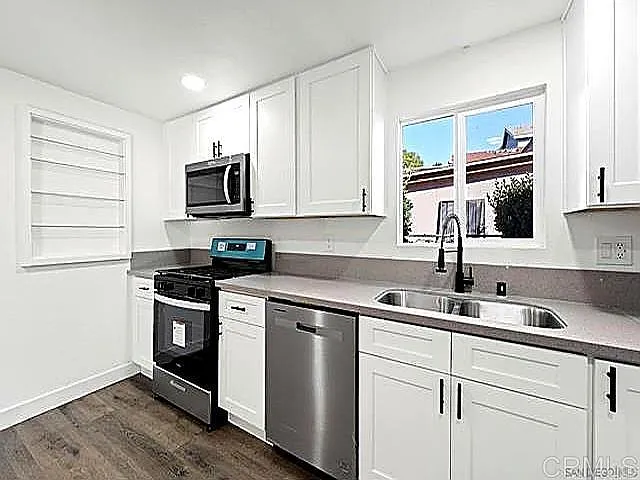 2040 Earl St — Photo 11