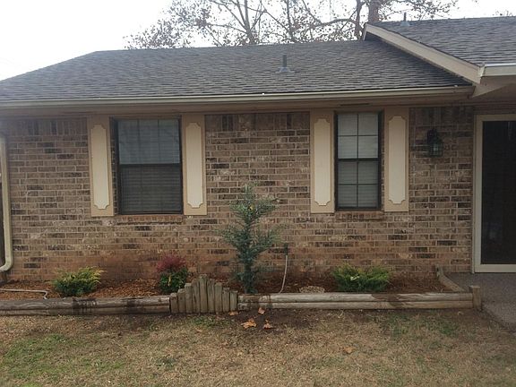 3rd image of 1214 Garden Grv