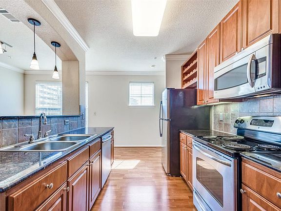 2nd image of 1711 Old Spanish Trl APT 255