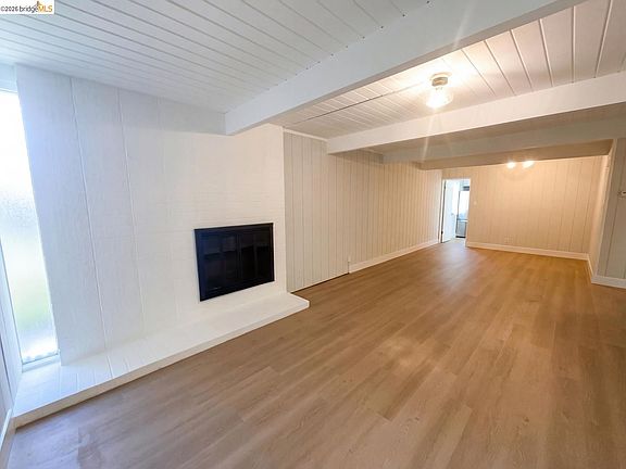 3rd image of 2361 Oakmont Dr