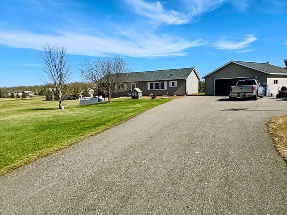 2nd image of 2257 Long Lake Rd