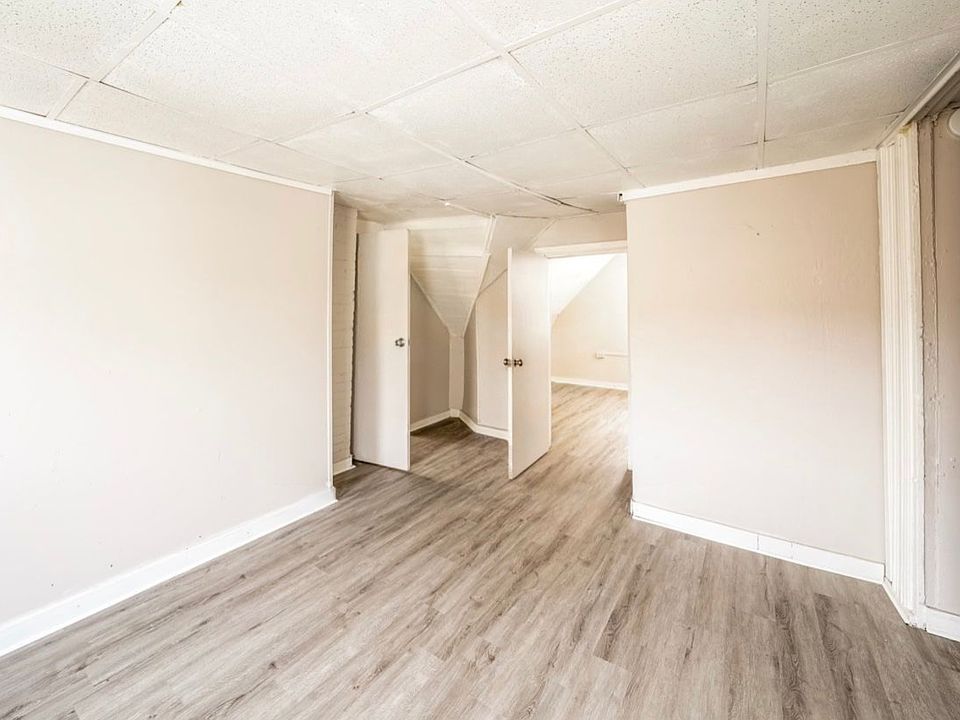 2nd image of 304 1st St #0