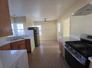 557 W Oldfield St #1, Lancaster, CA 93534
