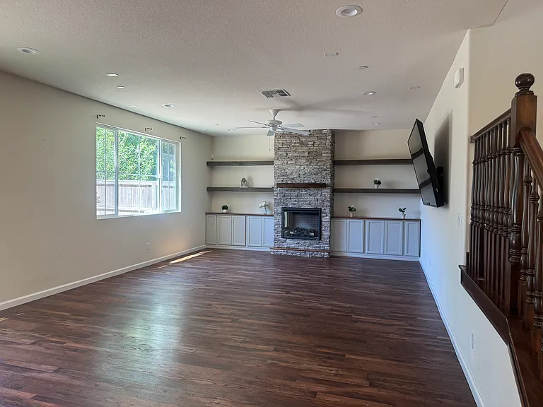 1130 Legion Ct — Photo 5