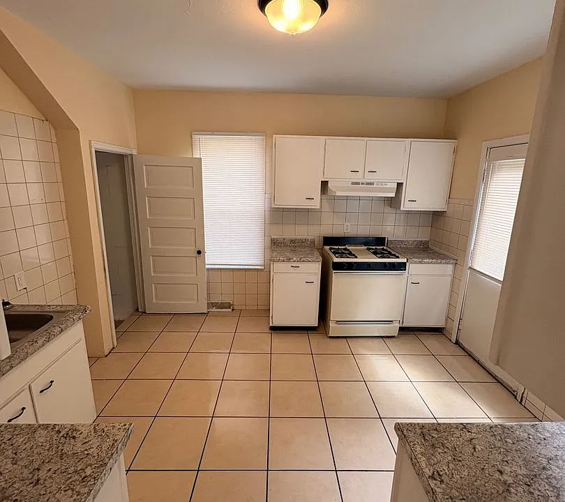 1307 Jackson St