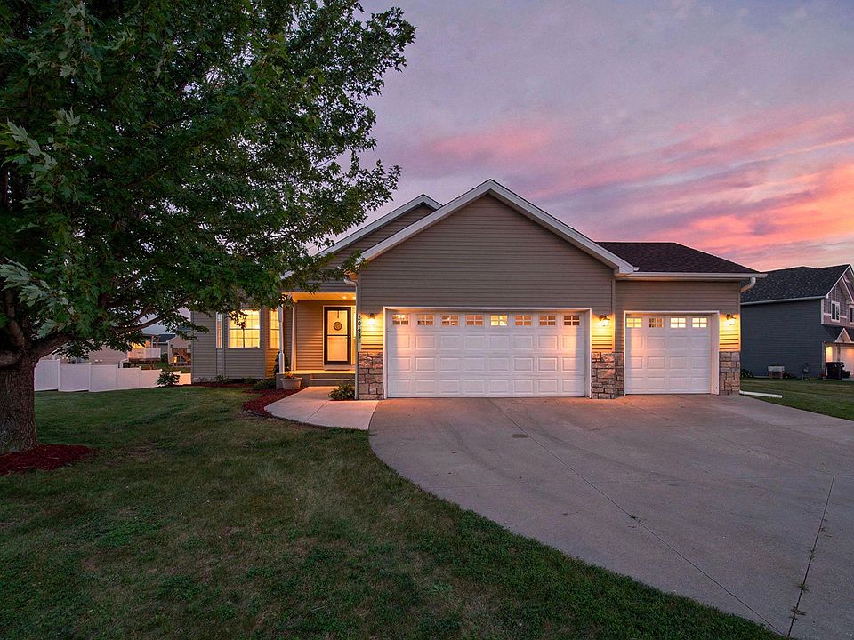 1st image of 2043 Willow Ct