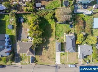 112 SW Lee St, Newport, OR 97365