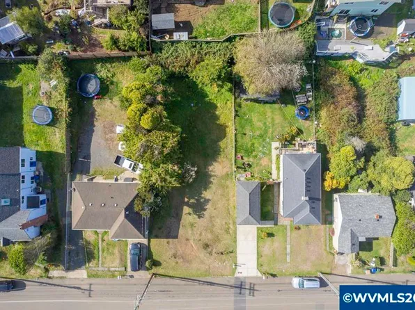 112 SW Lee St, Newport, OR 97365