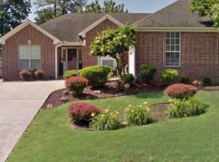 67 Zircon Dr, Maumelle, AR 72113