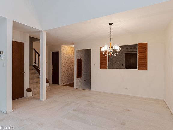 4th image of 5S015 Spyglass Ct
