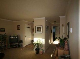 9221 N Lombard St APT 5, Portland, OR 97203