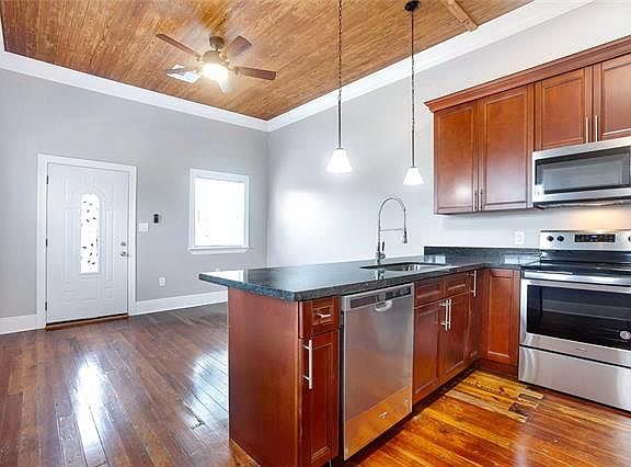 4th image of 1718 Clouet St