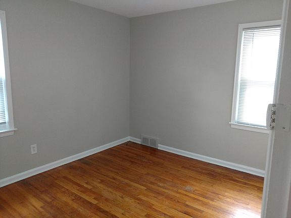 5th image of 545 E Mapledale Ave